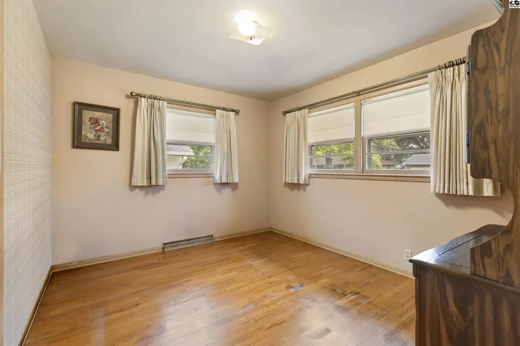 305 W 26th Avenue Hutchinson KS 67502