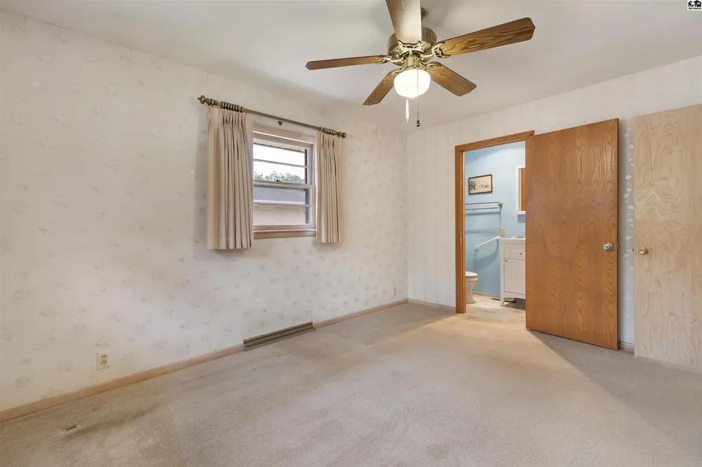 305 W 26th Avenue Hutchinson KS 67502