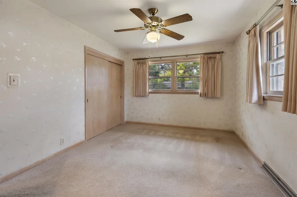 305 W 26th Avenue Hutchinson KS 67502