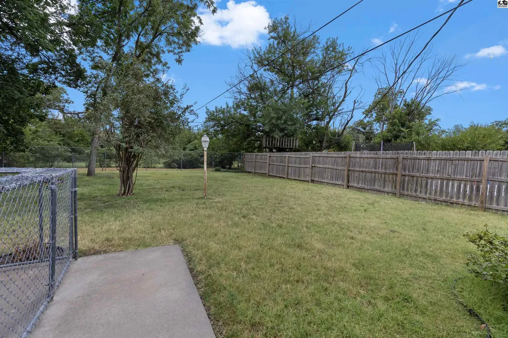305 W 26th Avenue Hutchinson KS 67502