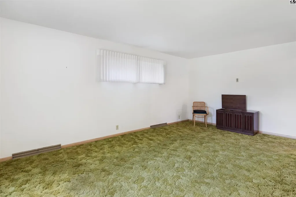 305 W 26th Avenue Hutchinson KS 67502