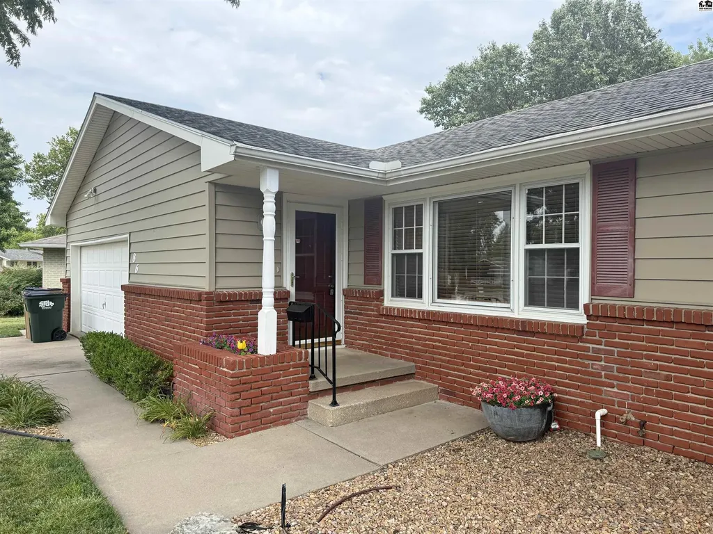 86 Eastwood Drive Hutchinson KS 67502
