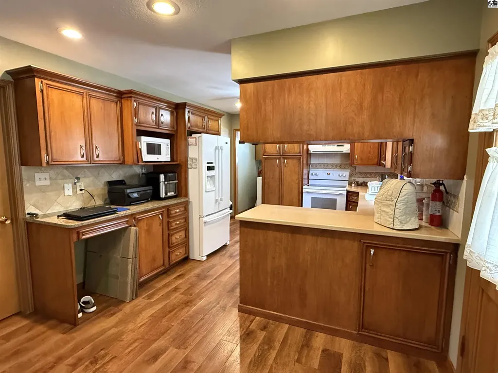 86 Eastwood Drive Hutchinson KS 67502