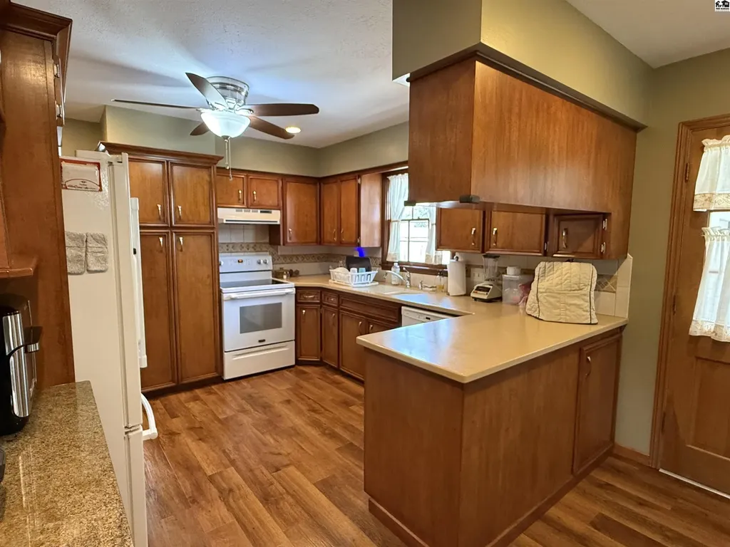 86 Eastwood Drive Hutchinson KS 67502