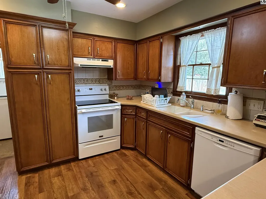86 Eastwood Drive Hutchinson KS 67502