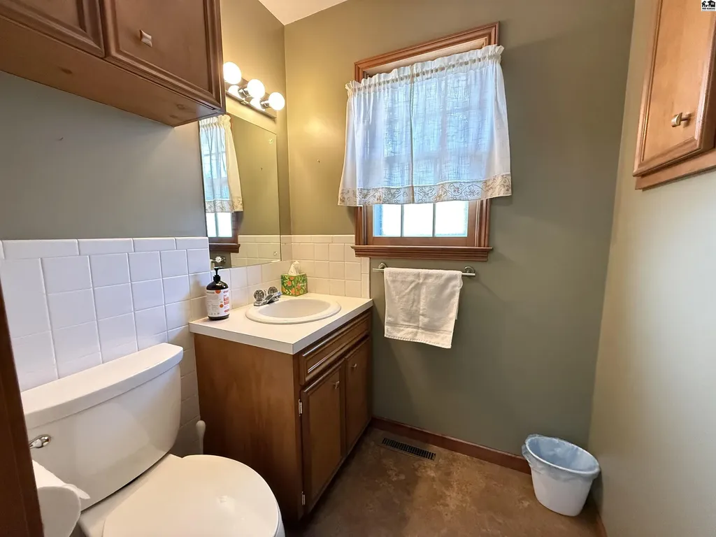 86 Eastwood Drive Hutchinson KS 67502