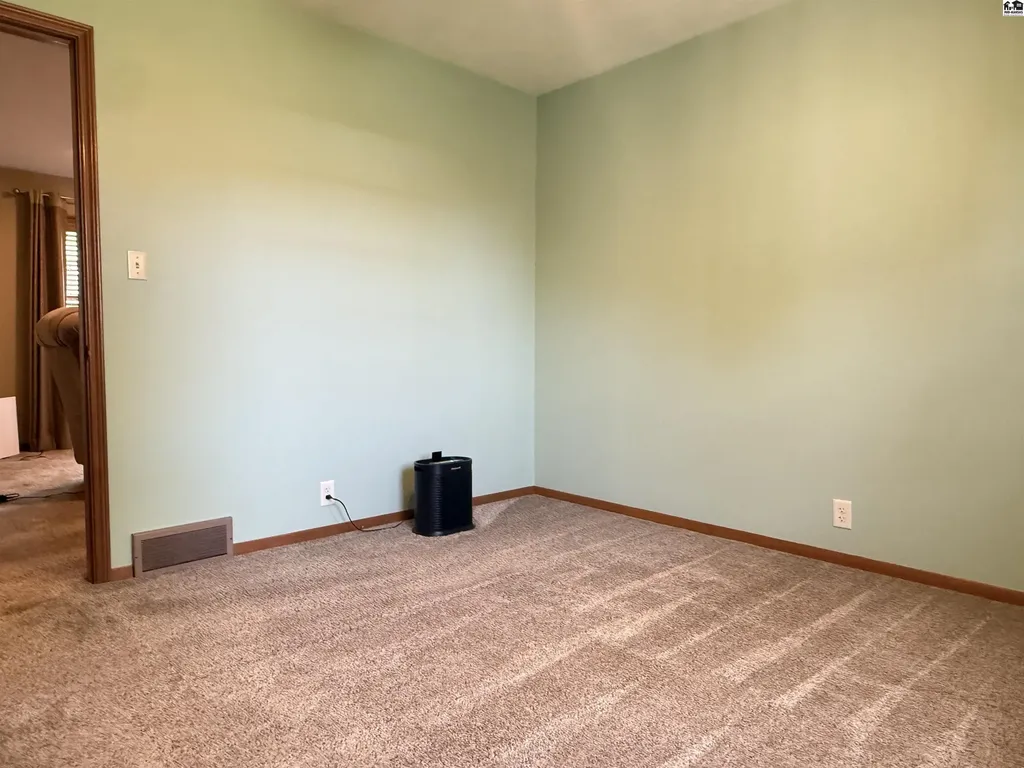 86 Eastwood Drive Hutchinson KS 67502