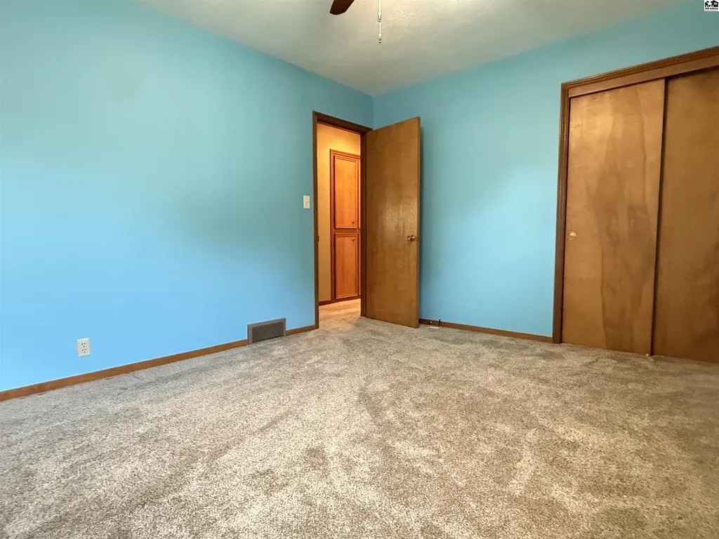 86 Eastwood Drive Hutchinson KS 67502