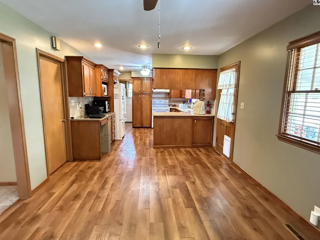 86 Eastwood Drive Hutchinson KS 67502