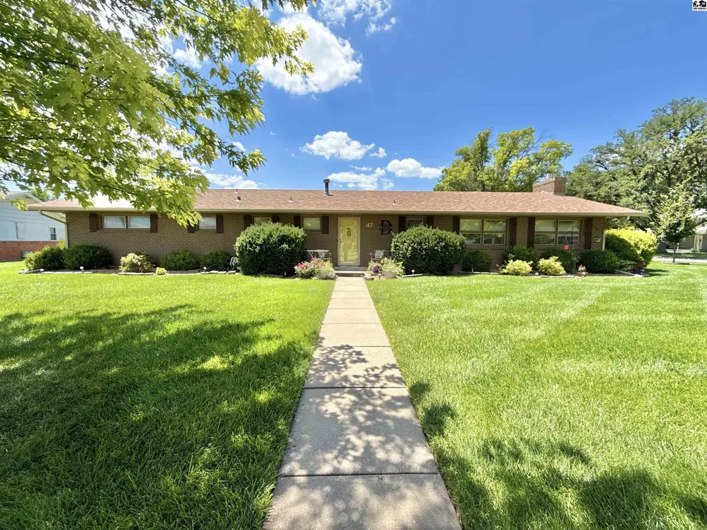 47 Tomahawk Road Hutchinson KS 67502