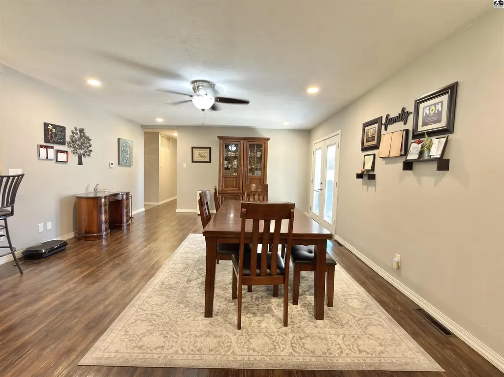 47 Tomahawk Road Hutchinson KS 67502