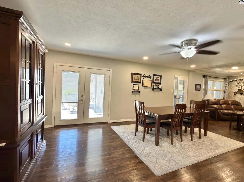 47 Tomahawk Road Hutchinson KS 67502
