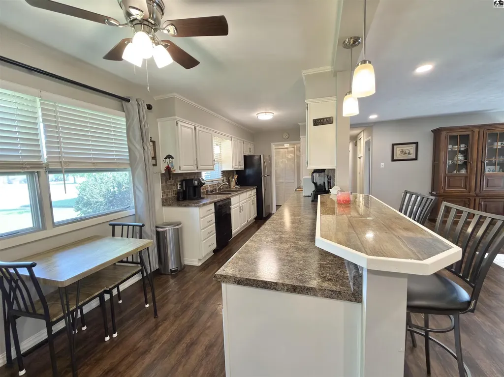 47 Tomahawk Road Hutchinson KS 67502