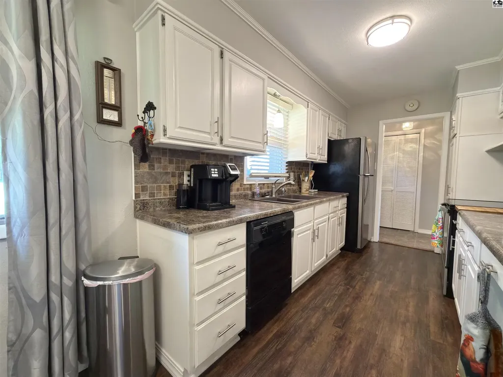 47 Tomahawk Road Hutchinson KS 67502