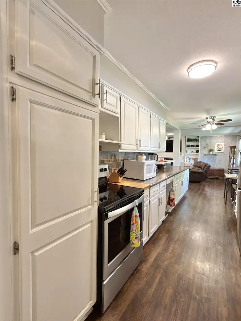 47 Tomahawk Road Hutchinson KS 67502