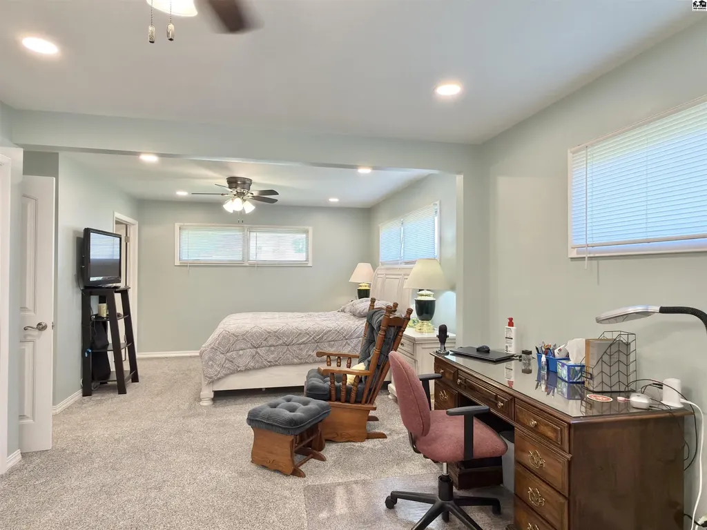 47 Tomahawk Road Hutchinson KS 67502