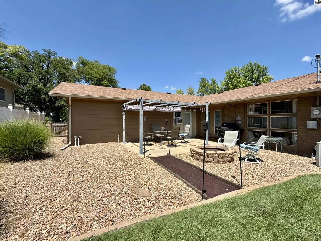 47 Tomahawk Road Hutchinson KS 67502