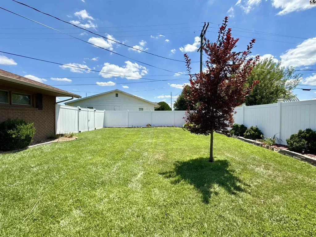 47 Tomahawk Road Hutchinson KS 67502