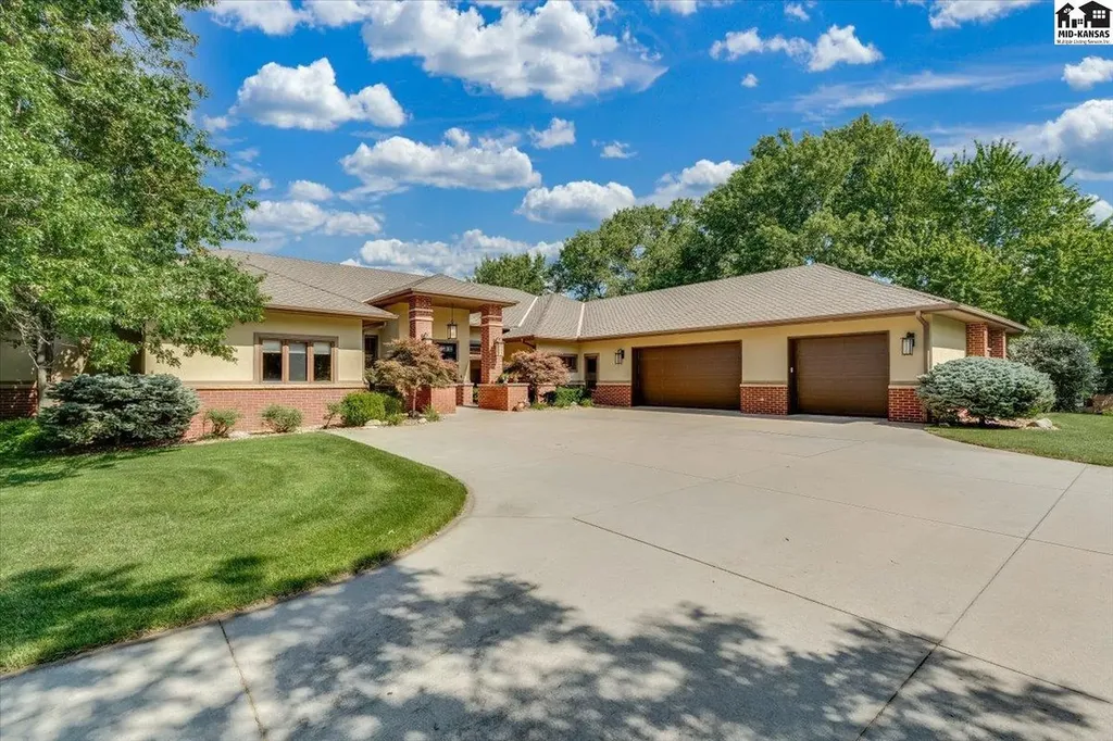 1 Prairie Dunes Drive Hutchinson KS 67502