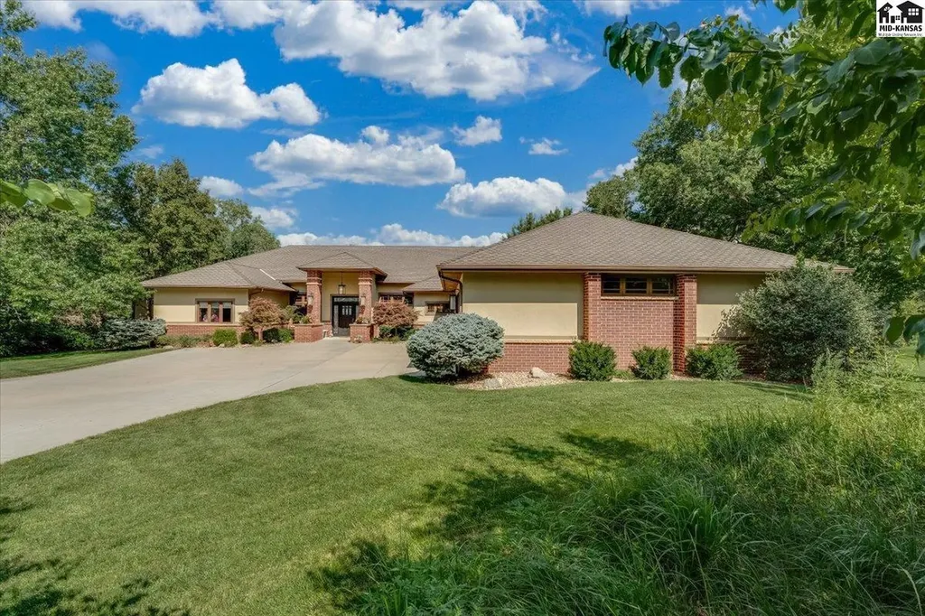 1 Prairie Dunes Drive Hutchinson KS 67502