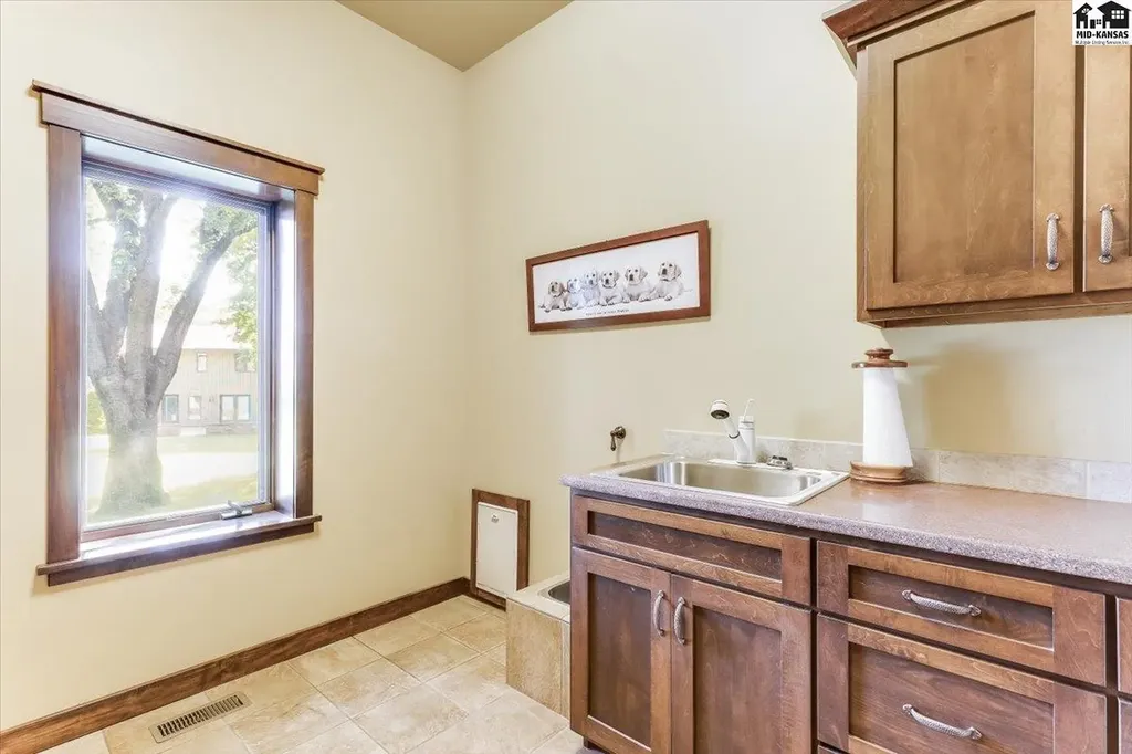 1 Prairie Dunes Drive Hutchinson KS 67502