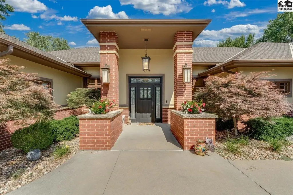 1 Prairie Dunes Drive Hutchinson KS 67502