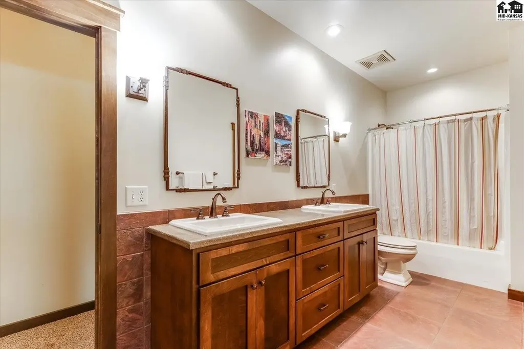 1 Prairie Dunes Drive Hutchinson KS 67502