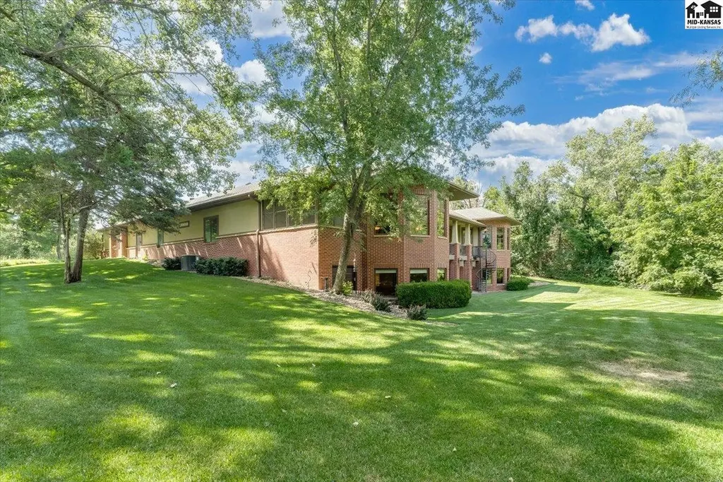 1 Prairie Dunes Drive Hutchinson KS 67502
