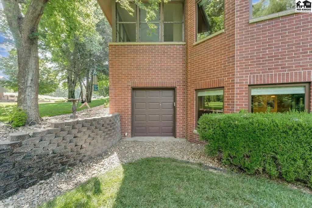 1 Prairie Dunes Drive Hutchinson KS 67502