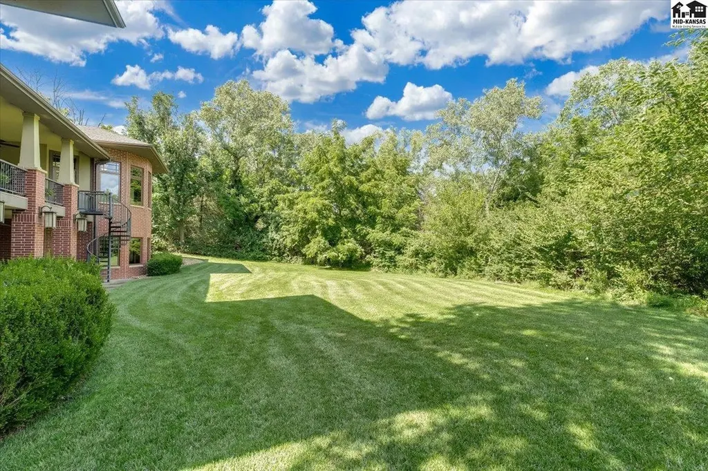 1 Prairie Dunes Drive Hutchinson KS 67502