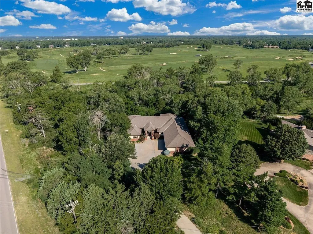 1 Prairie Dunes Drive Hutchinson KS 67502