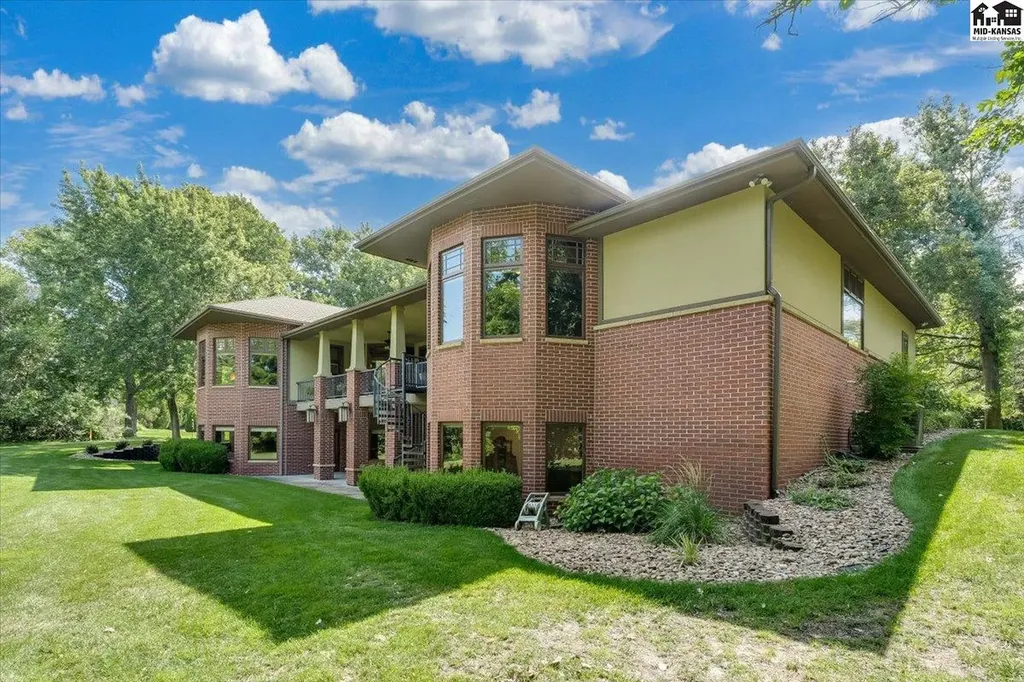 1 Prairie Dunes Drive Hutchinson KS 67502