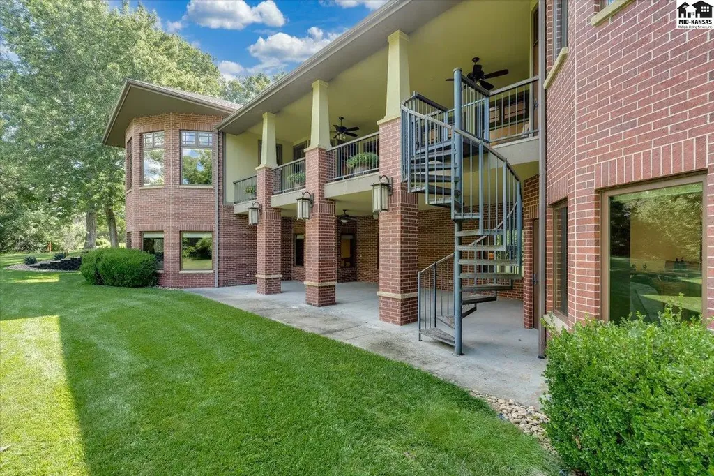 1 Prairie Dunes Drive Hutchinson KS 67502