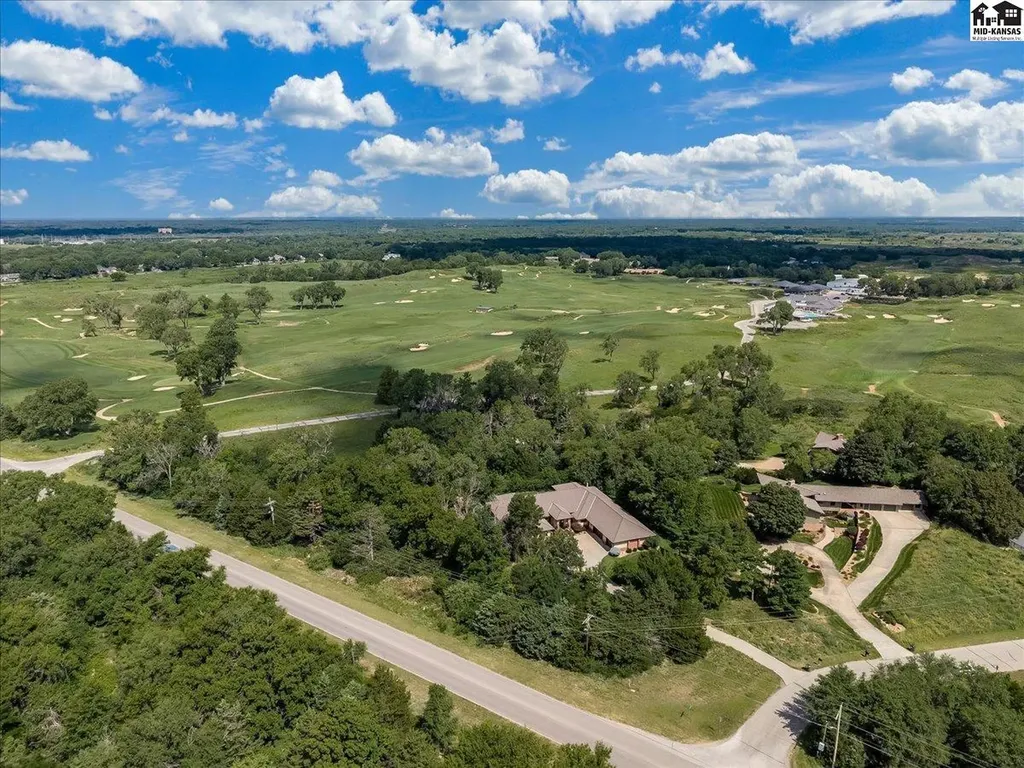 1 Prairie Dunes Drive Hutchinson KS 67502