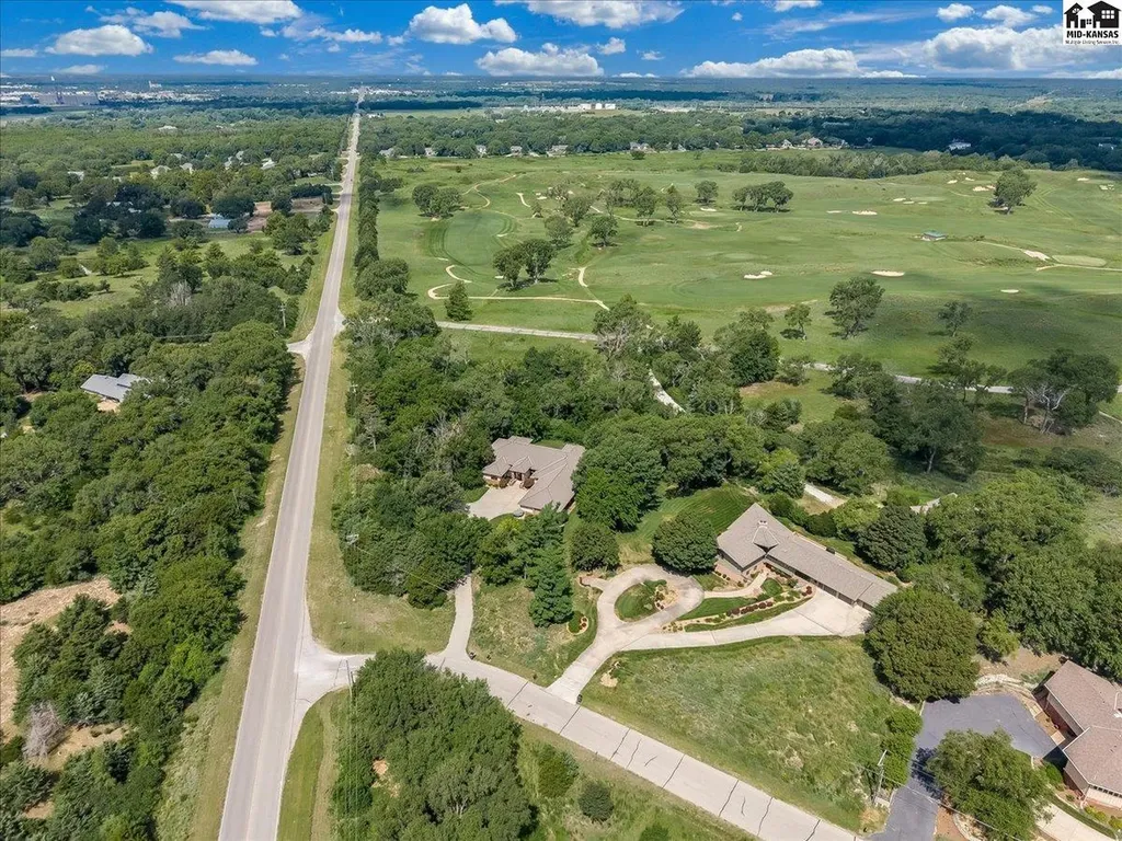 1 Prairie Dunes Drive Hutchinson KS 67502