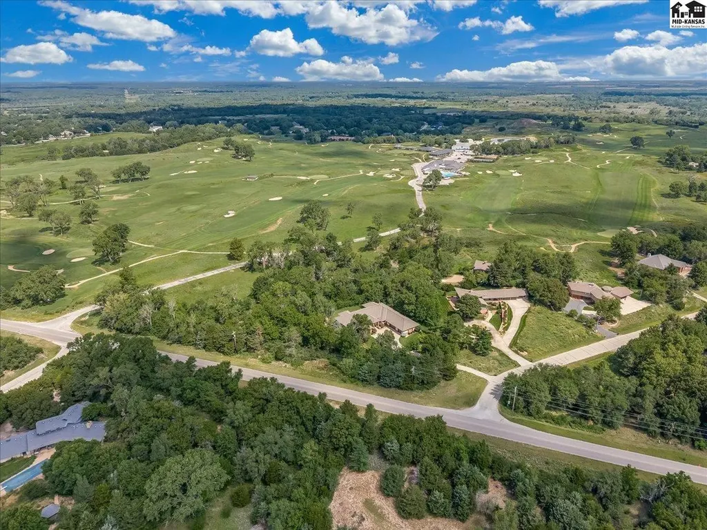 1 Prairie Dunes Drive Hutchinson KS 67502