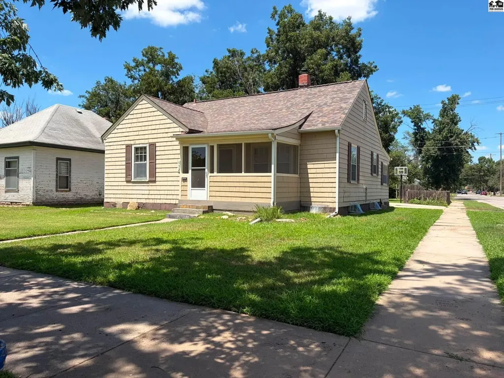 632 E 7th Avenue Hutchinson KS 67501
