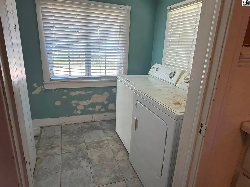 632 E 7th Avenue Hutchinson KS 67501