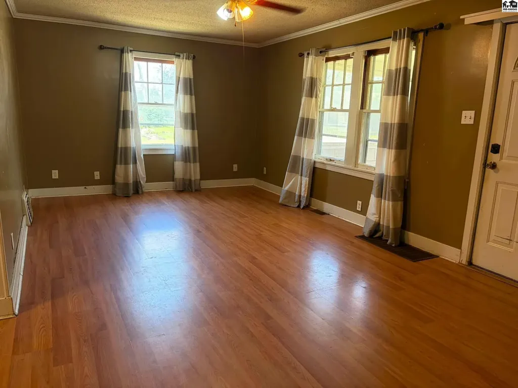 632 E 7th Avenue Hutchinson KS 67501