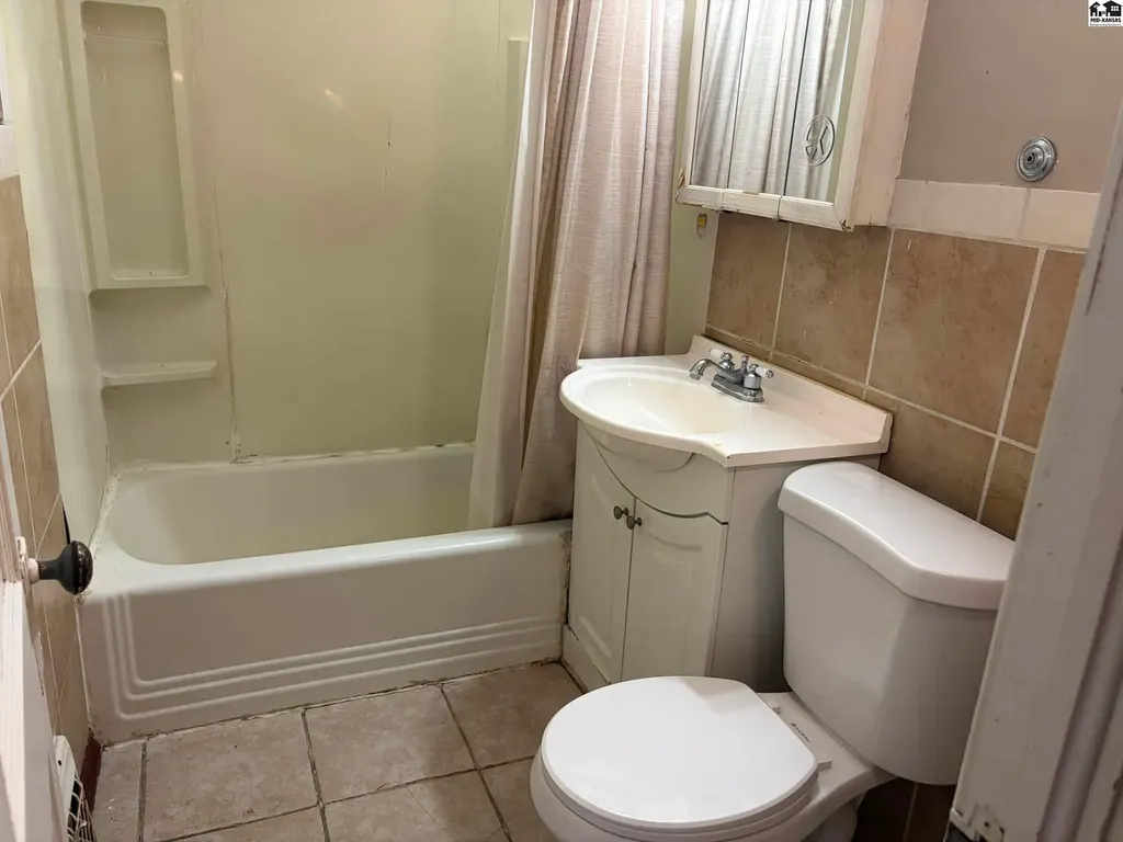 632 E 7th Avenue Hutchinson KS 67501