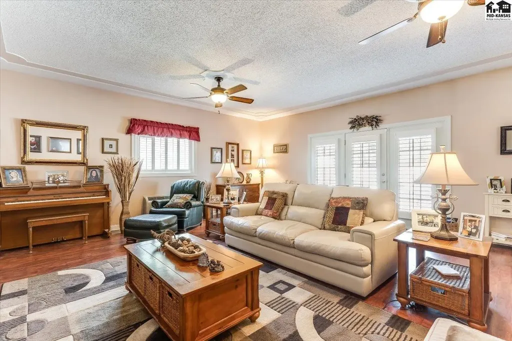 4604 Sequoia Street Hutchinson KS 67502