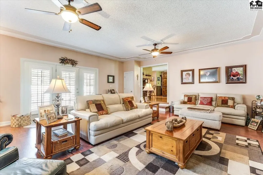 4604 Sequoia Street Hutchinson KS 67502