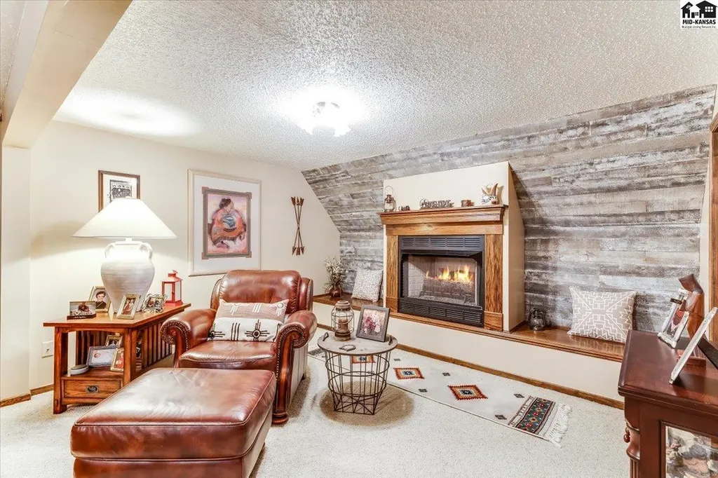 4604 Sequoia Street Hutchinson KS 67502