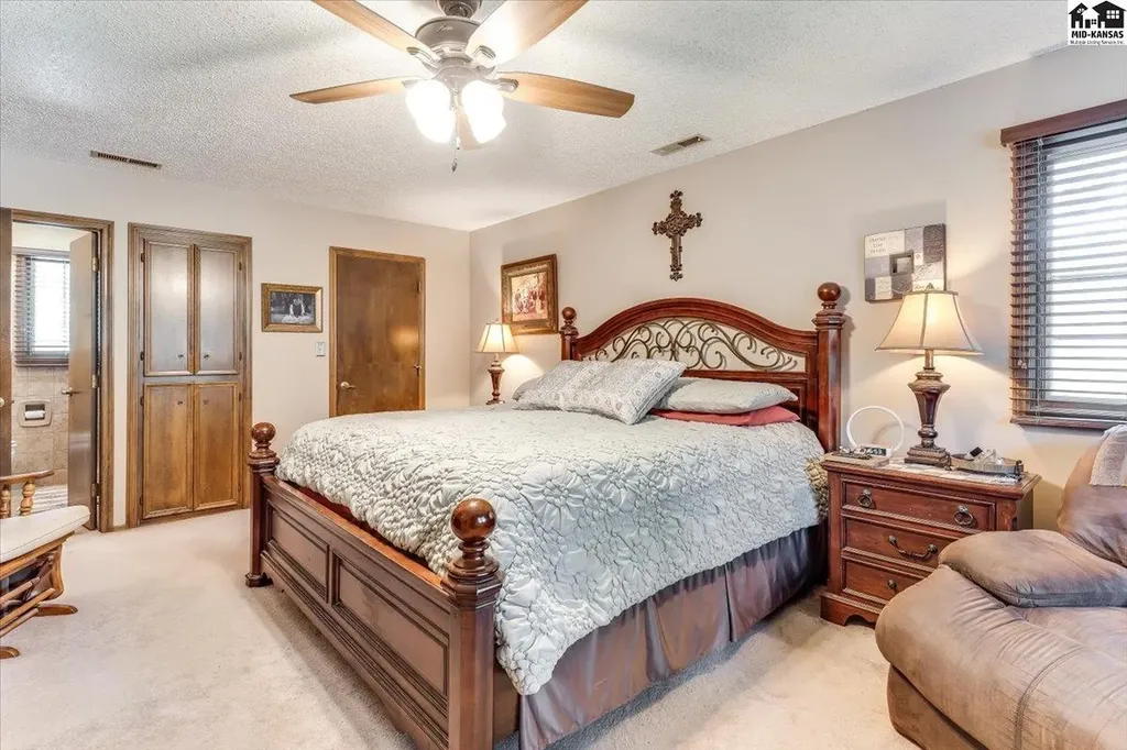 4604 Sequoia Street Hutchinson KS 67502