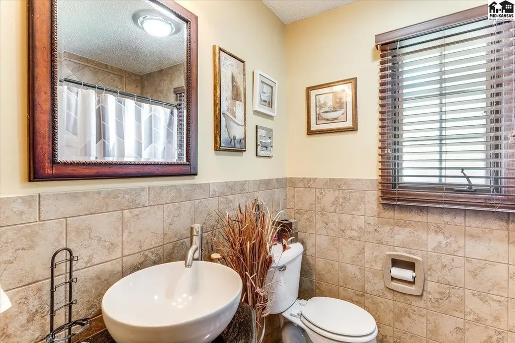 4604 Sequoia Street Hutchinson KS 67502