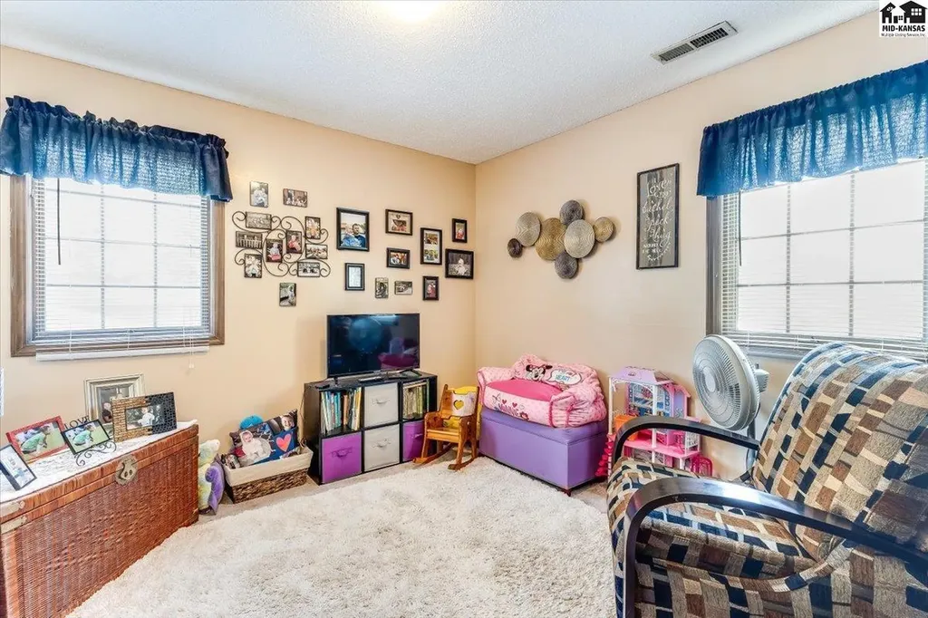 4604 Sequoia Street Hutchinson KS 67502