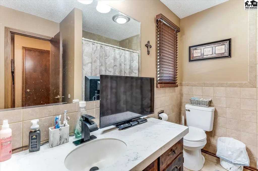 4604 Sequoia Street Hutchinson KS 67502