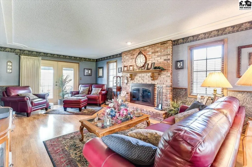 4604 Sequoia Street Hutchinson KS 67502
