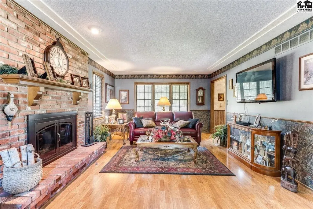 4604 Sequoia Street Hutchinson KS 67502