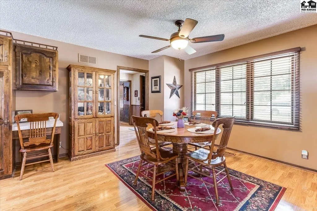 4604 Sequoia Street Hutchinson KS 67502